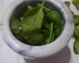 Foto del paso 3 de la receta: Pesto de albahaca en mortero y procesadora