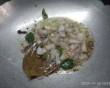A picture of step 2 of Vegetable Masala Khichdi.