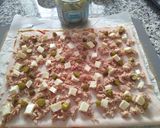 Foto del paso 5 de la receta Pizza fina rectangular con pechuga de pavo y atún
