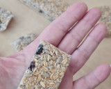 Foto del paso 9 de la receta: Barritas energéticas de avena, semillas, frutos y miel 🍯Snack para llevar donde vos elijas 🎒