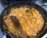 Foto del paso 9 de la receta: Crepes rellenos de picada de pescado y marisco con salsa al cava