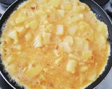 A picture of step 6 of Spanish Potato and Onion Omelette (Tortilla de Patata y Cebolleta).