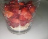 Une image de l'étape 2 de Verrines de fraises 🍓🍓🍓🍓❤️😋.