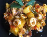 Foto langkah ke 4 dari resep Cumi Kentang Di Cabein.