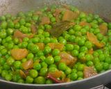 A picture of step 3 of Matar Ki Ghugni/ Bihari Style Matar Ka Sukha Ghugni.
