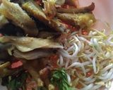 Foto langkah ke 1 dari resep Soto Ayam (Daur Ulang Ayam Goreng).
