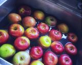 A picture of step 2 of Apple jelly juice.
