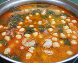 Foto del paso 7 de la receta: Garbanzos con espinacas y gambas