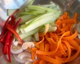 Hình bước làm 1 của món 🌱 Gỏi Cà Rốt Dưa Leo Đậu Hủ Chay (Vegan)