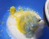 Foto langkah ke 2 dari resep 272. Bolu Kukus 1 Telur.