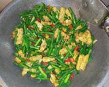 Foto langkah ke 6 dari resep Tumis kacang dengan tempe.