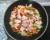 Foto del paso 3 de la receta Quinoa con verduras y pollo rápida