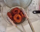 Foto langkah ke 5 dari resep Kue Keria (Donat Ubi) khas Malaysia.