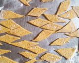 A picture of step 2 of Spicy crackers.