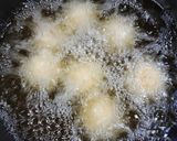 Foto del paso 7 de la receta: 🧀💣Bombas de papa al roquefort 💣🧀