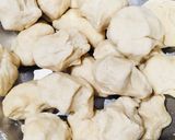 A picture of step 2 of Pizza Paratha.
