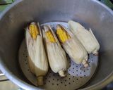 Foto langkah ke 3 dari resep Jagung Manis Kukus.