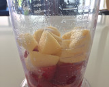 Foto del paso 2 de la receta: Limonada con fresas y manzana