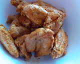 A picture of step 3 of Spicy Chicken wings pakora.