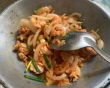 รูปขั้นตอนการทำที่ 3 ของ ข้าวหน้าไก่ผัดกิมจิ