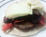 Foto del paso 5 de la receta: 🌮🌯Rapidita o Wrap con hamburguesa de Atún, remolachas y zanahorias salteadas tocineta y queso!!!