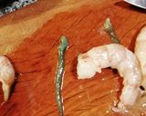 Foto del paso 3 de la receta: Rabas y langostinos empanados