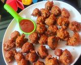 A picture of step 4 of Leftover Khichadi crispy pakodas.