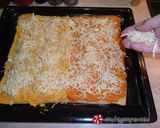 Φωτογραφία βήματος 21 της συνταγής “Carrot Pizza”, με gouda και κόκκινο κρεμμύδι