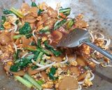 Foto langkah ke 4 dari resep 27. Mie goreng jawa.