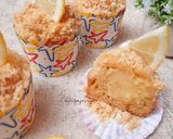 Foto langkah ke 7 dari resep Lemon Cream Cheese Muffins.