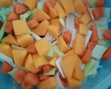 Foto del paso 1 de la receta: Crema de verduras con nata y pasas