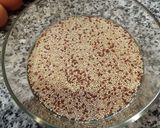 Foto del paso 2 de la receta: Revuelto de quinoa con gulas y gambas a tú gusto
