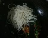 A picture of step 2 of Noodles soup.