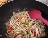 Foto langkah ke 3 dari resep Tumis Tauge Udang Pedas (aman untuk diabet).