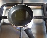 Foto langkah ke 7 dari resep Telur Dadar Goreng Tepung Daun Kelor.