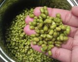 Foto langkah ke 1 dari resep Bubur Kacang Ijo + Tips #kamismanis.