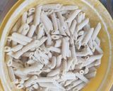 Foto del paso 4 de la receta: Snack de macarrones fritos aliñados (crackers)