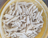 Foto del paso 4 de la receta: Snack de macarrones fritos aliñados (crackers)