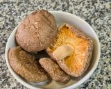 Foto del paso 1 de la receta: Arroz meloso con lomito de res y shiitake salteados