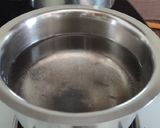 A picture of step 1 of Poached Eggs.