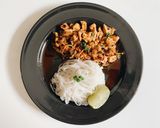 รูปขั้นตอนการทำที่ 12 ของ ไก่ผัดน้ำมันพริกเหล่ากันมา Laoganma
