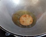 A picture of step 4 of Aloo papri.