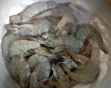 Foto langkah ke 1 dari resep Udang saus Padang.