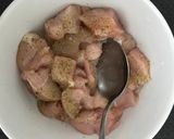 Foto del paso 3 de la receta: Pollo con champiñones al vino blanco en Lékué