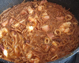 Foto del paso 8 de la receta: Fideuá con calamares, pulpo y gambas
