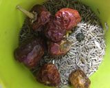 A picture of step 3 of Lauki ki sabzi.