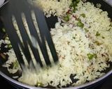 A picture of step 5 of Green Tea fried rice with salad.