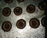 Foto del paso 3 de la receta: Pepas de chocolate y dulce de leche (sin manteca)🍫🍫