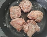 Foto del paso 3 de la receta: Carrilleras de Cerdo Guisadas al Vino Tinto