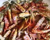 A picture of step 1 of Besan bhindi.
